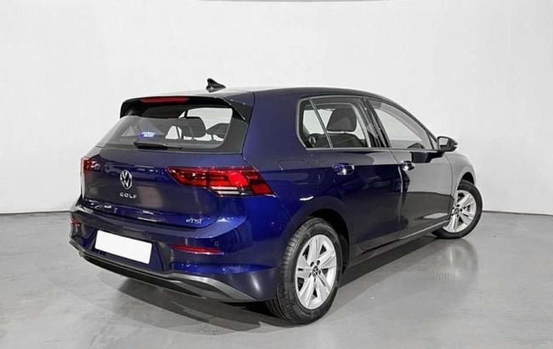 Usado VW Golf VIII 150 CV (110 kW) 2024 Azul Berlina