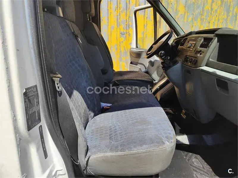 Usado Ford Transit 109 CV (80 kW) 1988 Blanco Familiar