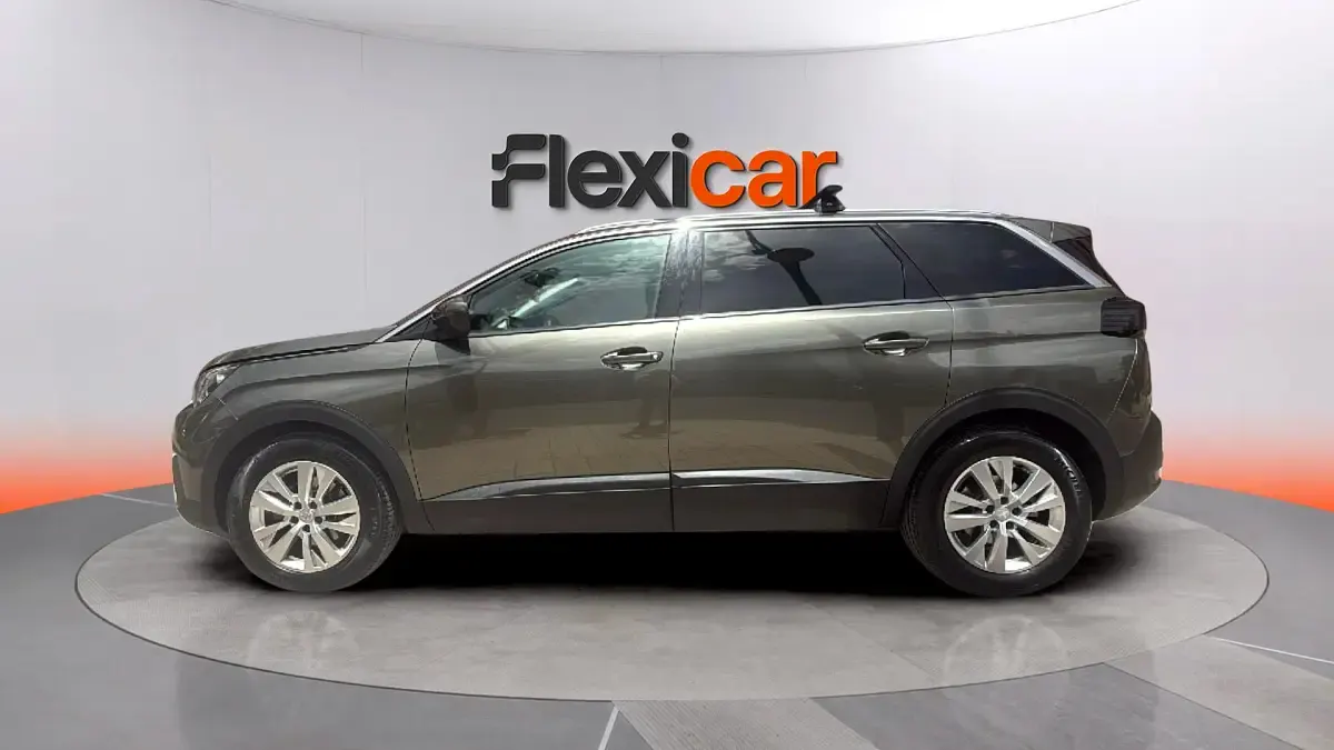 Usado Peugeot 5008 Active 131 CV (96 kW) 2018 Gris SUV