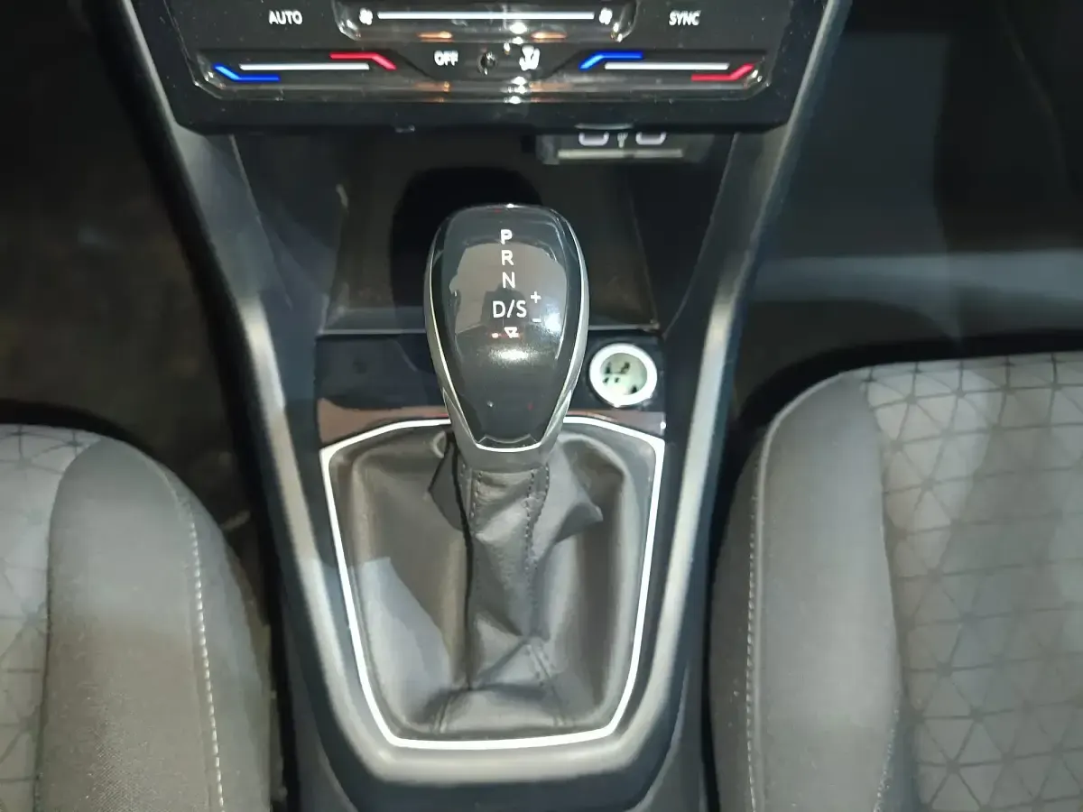 Usado VW T-Cross Advance 110 CV (80 kW) 2022 Naranja SUV