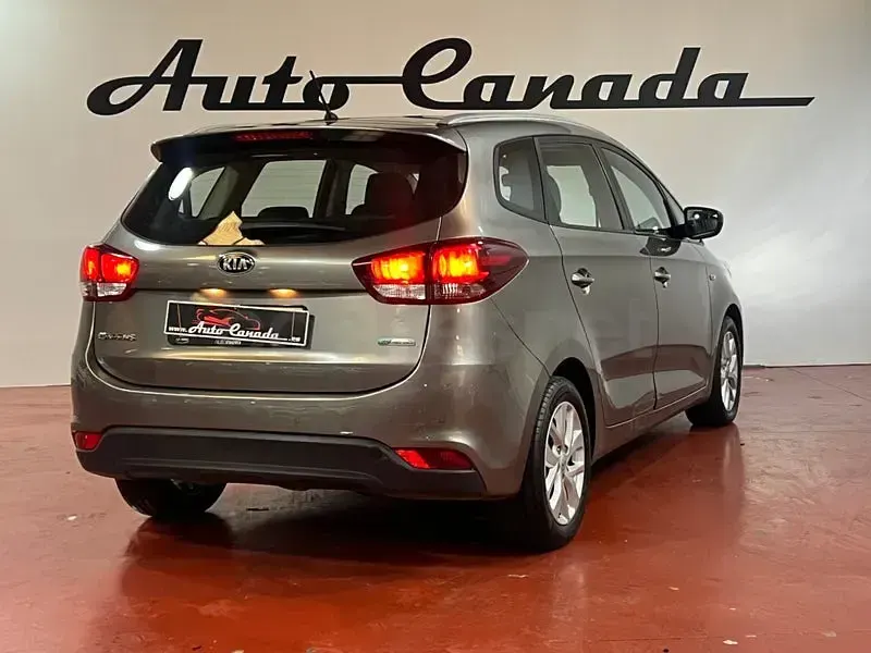 Usado Kia Carens 115 CV (84 kW) 2018 Marrón Monovolumen