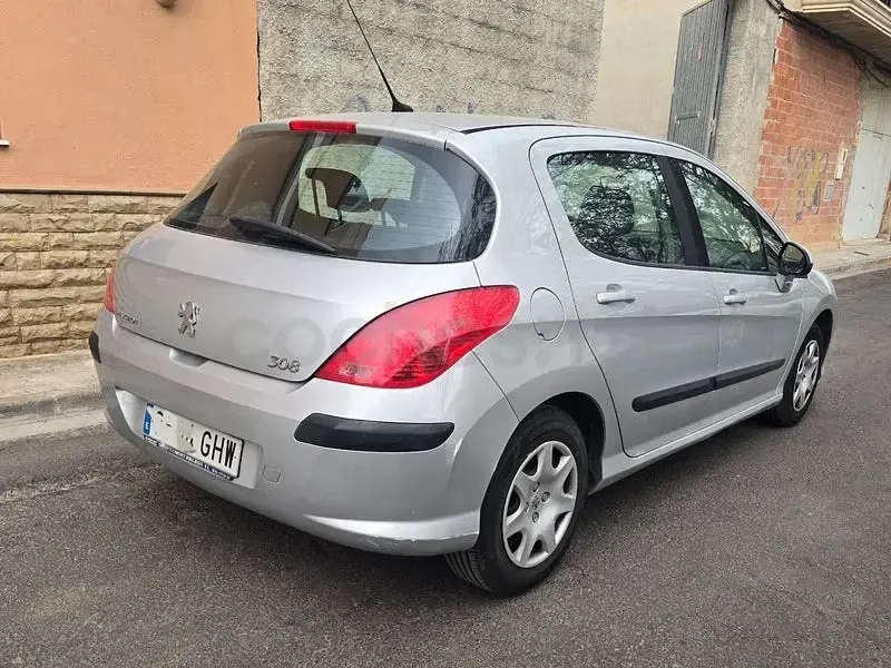 Usado Peugeot 308 120 CV (88 kW) 2009 Gris / plata Berlina