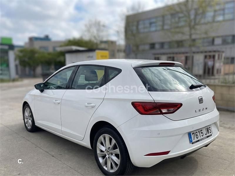 Usado Seat Leon Style 115 CV (84 kW) 2017 Blanco Berlina