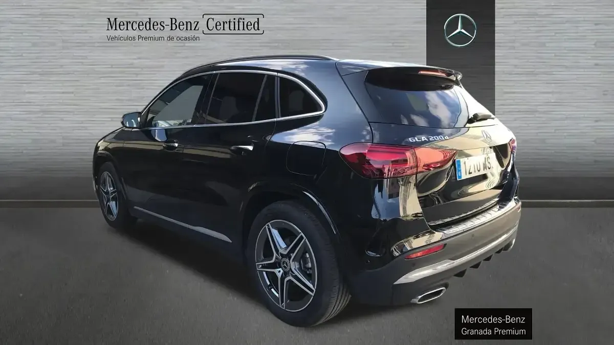 Usado Mercedes GLA200 150 CV (110 kW) 2024 Negro SUV