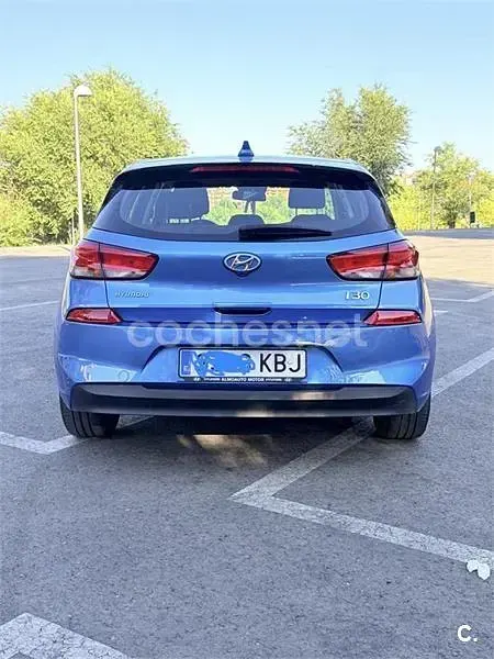 Usado Hyundai i30 140 CV (102 kW) 2017 Azul Berlina