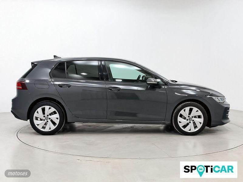 Usado VW Golf VIII 115 CV (84 kW) 2025 Gris / plata Berlina