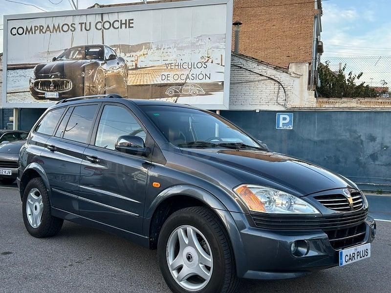 Usado Ssangyong (KGM) Kyron Limited 141 CV (103 kW) 2006 Gris / plata SUV