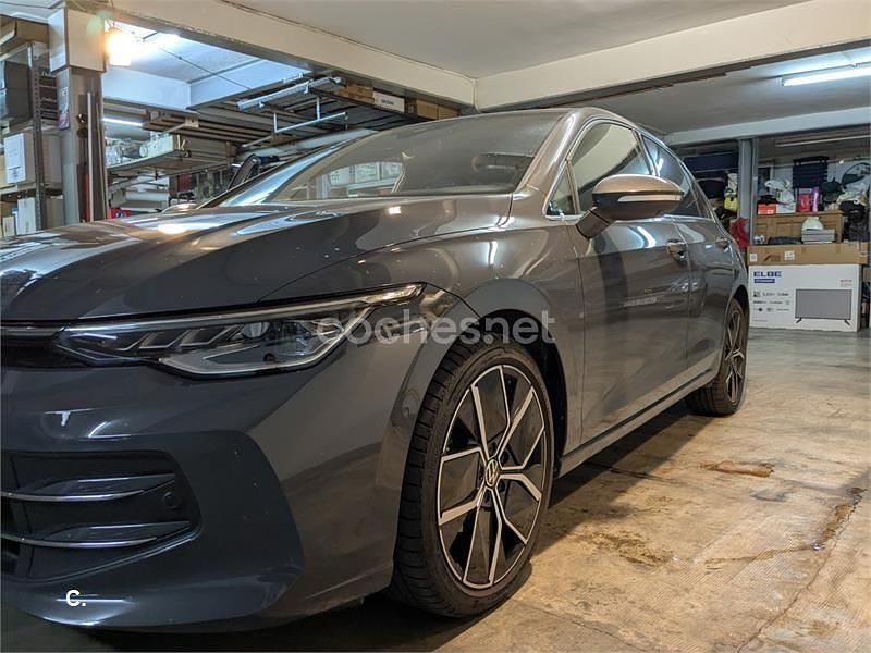 Usado VW Golf VIII 150 CV (110 kW) 2024 Gris / plata Berlina