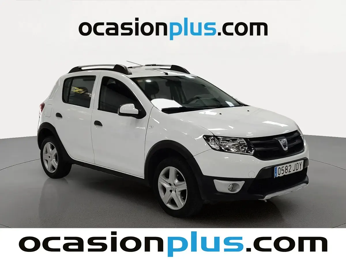 Usado Dacia Sandero Stepway 90 CV (66 kW) 2015 Blanco Utilitario