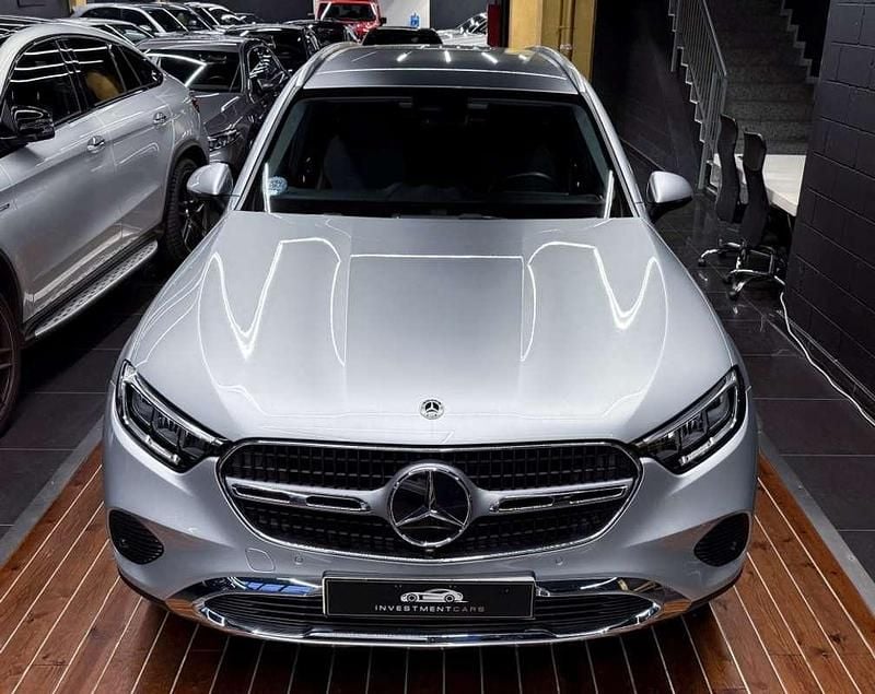 Usado Mercedes GLC200 204 CV (150 kW) 2023 Plateado SUV