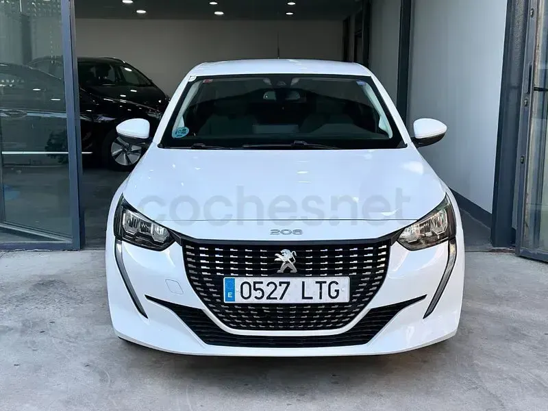 Usado Peugeot 208 Allure 100 CV (73 kW) 2021 Blanco Utilitario
