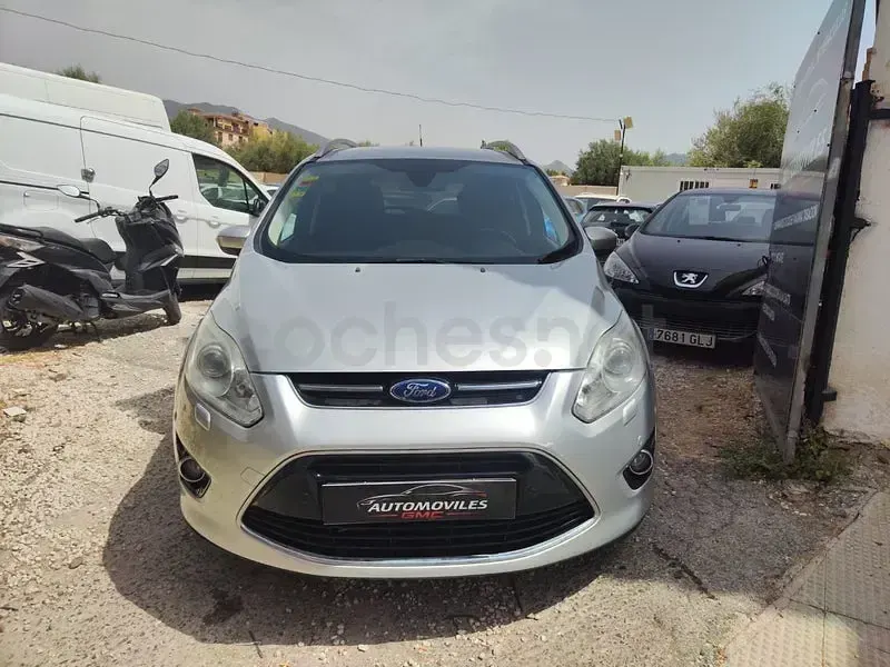Usado Ford Grand C-Max 125 CV (91 kW) 2013 Blanco Monovolumen