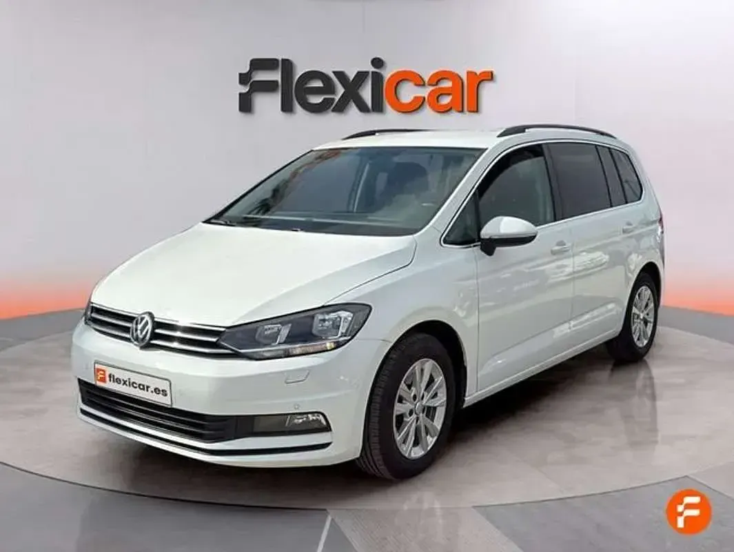 Usado VW Touran Advance 116 CV (85 kW) 2019 Blanco Monovolumen