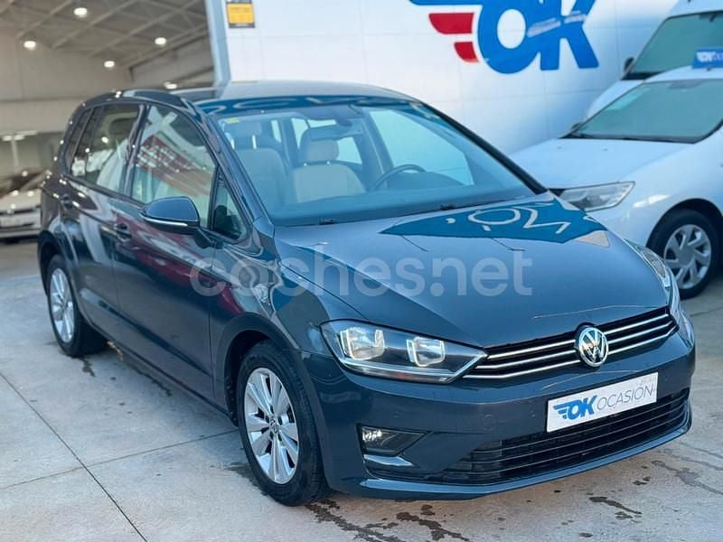 Gris / plata Usado 2016 VW Golf Sportsvan Edition Monovolumen | 12.900 € (Precio justo) - Imagen 1/4