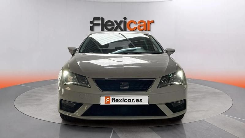 Usado Seat Leon Style 130 HP (95 kW) 2019 Branco Sedan