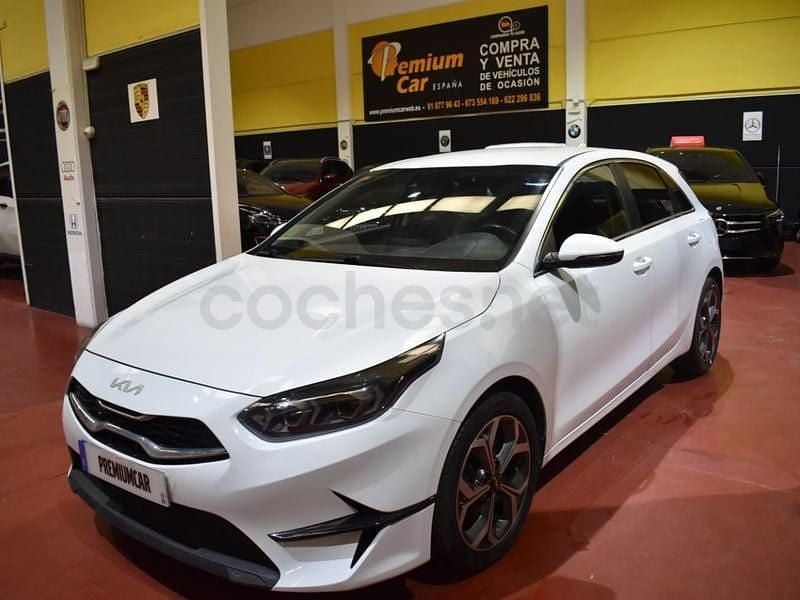 Usado Kia Ceed 120 CV (88 kW) 2021 Blanco Utilitario