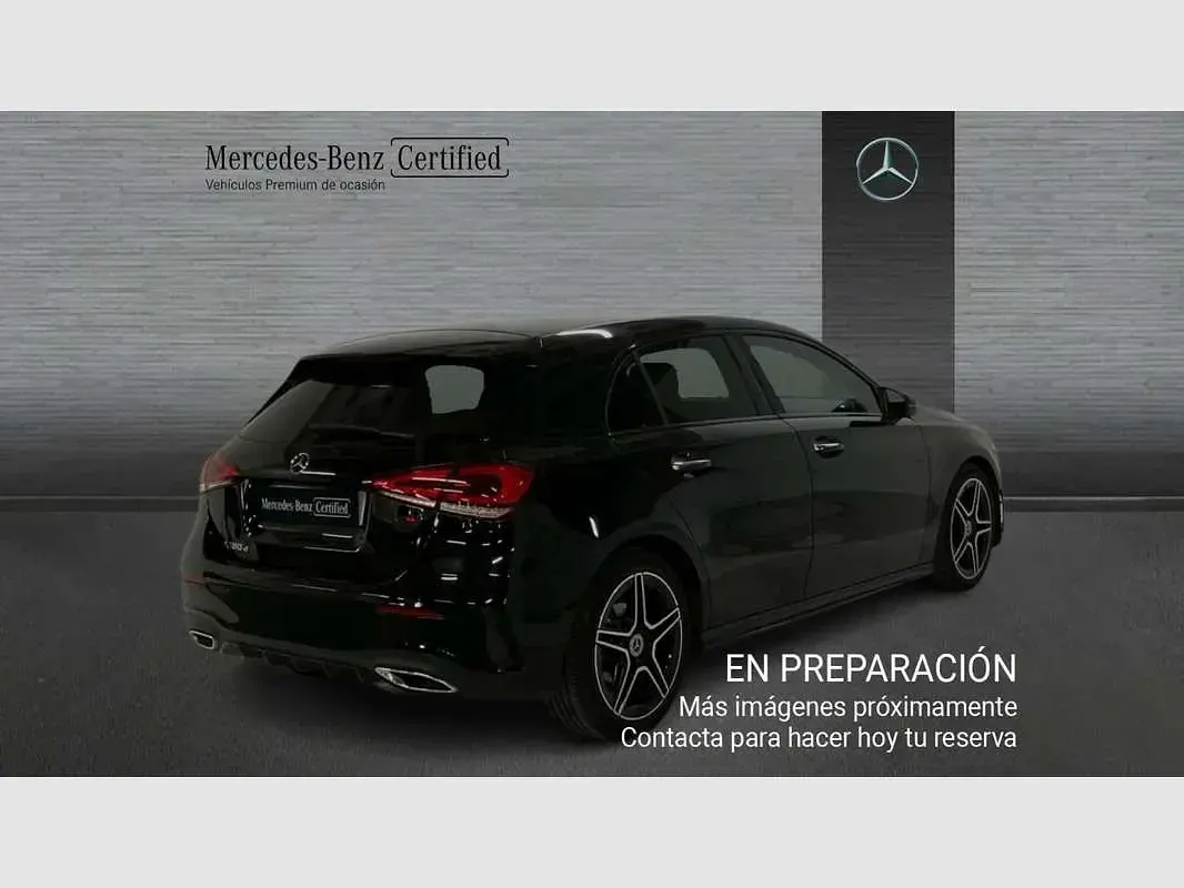 Usado Mercedes A180 109 CV (80 kW) 2022 Negro Utilitario