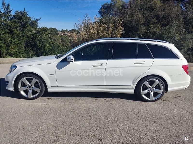 Usado Mercedes C220 170 CV (125 kW) 2014 Blanco Familiar