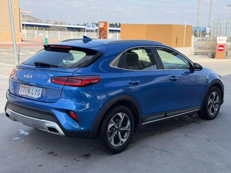 Usado Kia XCeed 120 CV (88 kW) 2022 Azul SUV
