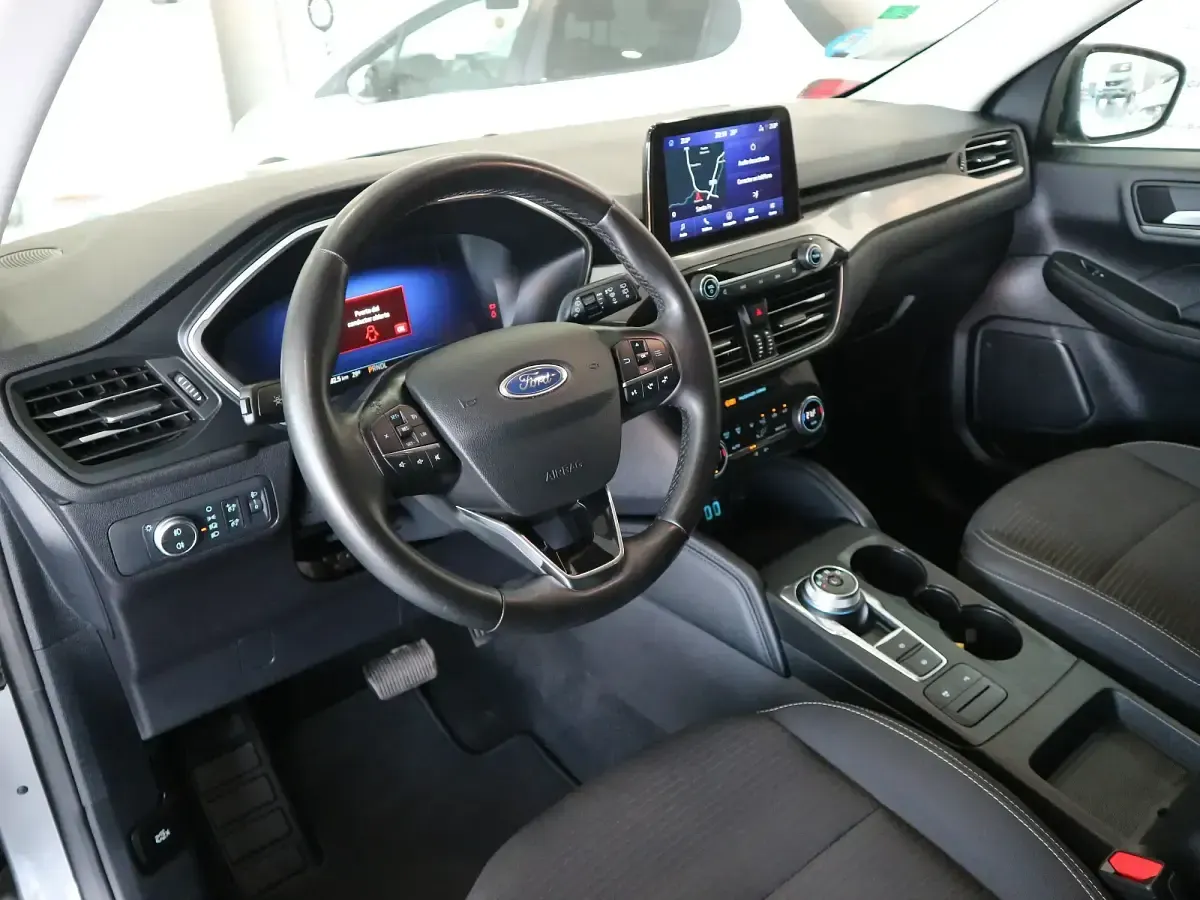 Usado Ford Kuga Titanium 190 CV (139 kW) 2022 Gris SUV