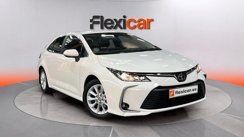 Usado Toyota Corolla Sol 125 CV (91 kW) 2022 Blanco Berlina