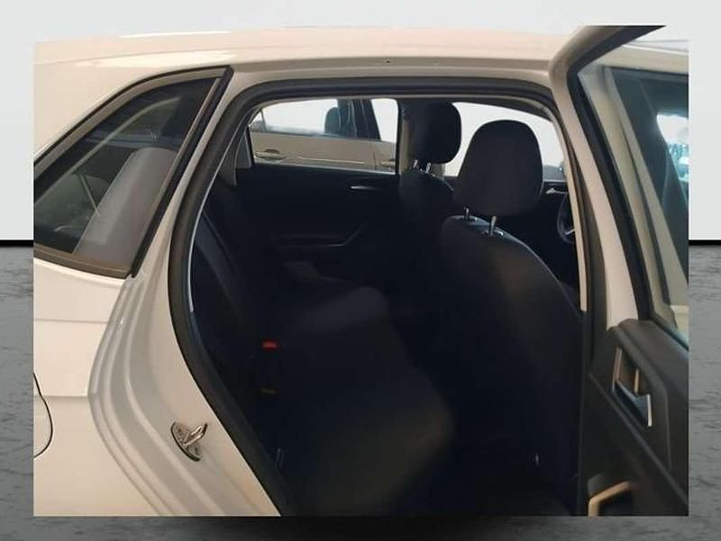Usado VW Polo Trendline 95 CV (69 kW) 2022 Blanco Utilitario