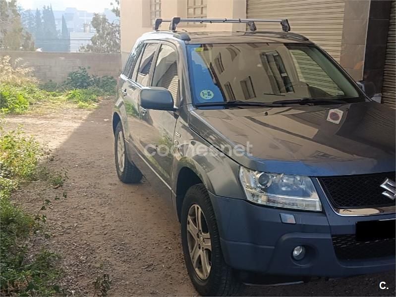 Gris / plata Usado 2006 Suzuki Grand Vitara SUV | 7000 € (Precio justo) - Imagen 1/4