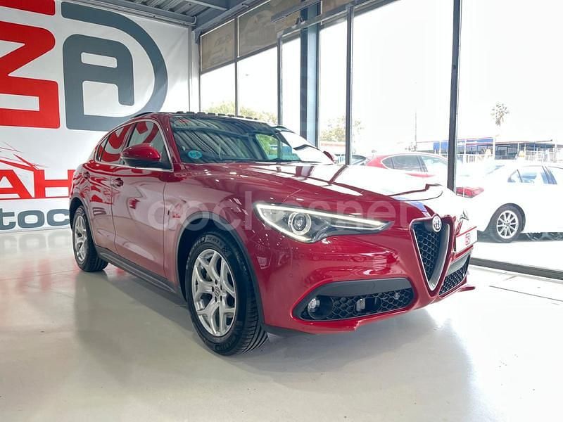 Granate Usado 2018 Alfa Romeo Stelvio SUV | 19.950 € (Precio justo) - Imagen 1/4