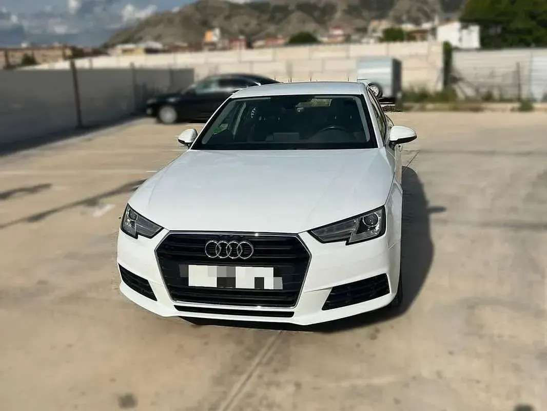 Usado Audi A4 Premium 150 CV (110 kW) 2018 Blanco Berlina