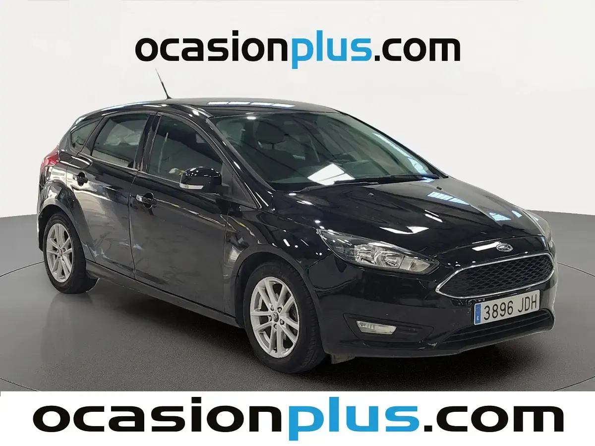 Usado Ford Focus Trend+ 116 CV (85 kW) 2015 Negro Utilitario