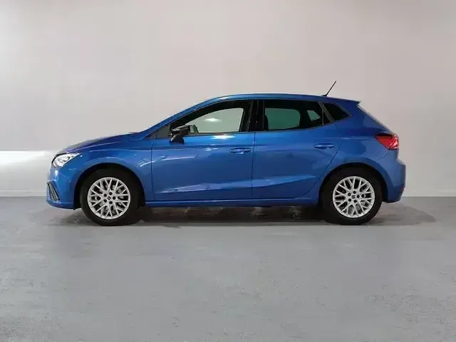 Usado Seat Ibiza FR 116 CV (85 kW) 2024 Azul Utilitario