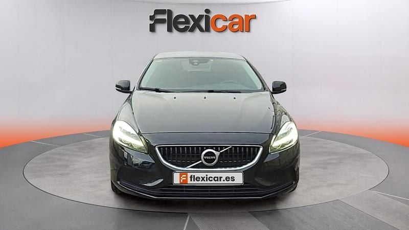Usado Volvo V40 Momentum 120 CV (88 kW) 2018 Negro Utilitario