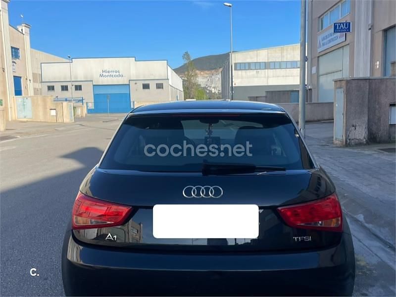 Usado Audi A1 Attraction 86 CV (63 kW) 2014 Negro Utilitario