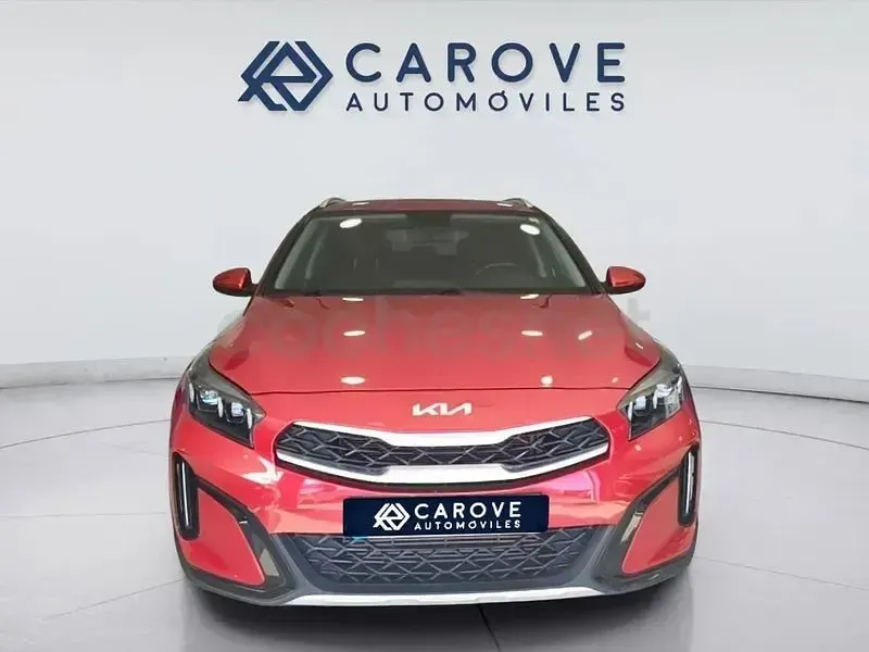 Usado Kia XCeed 120 CV (88 kW) 2023 Granate SUV