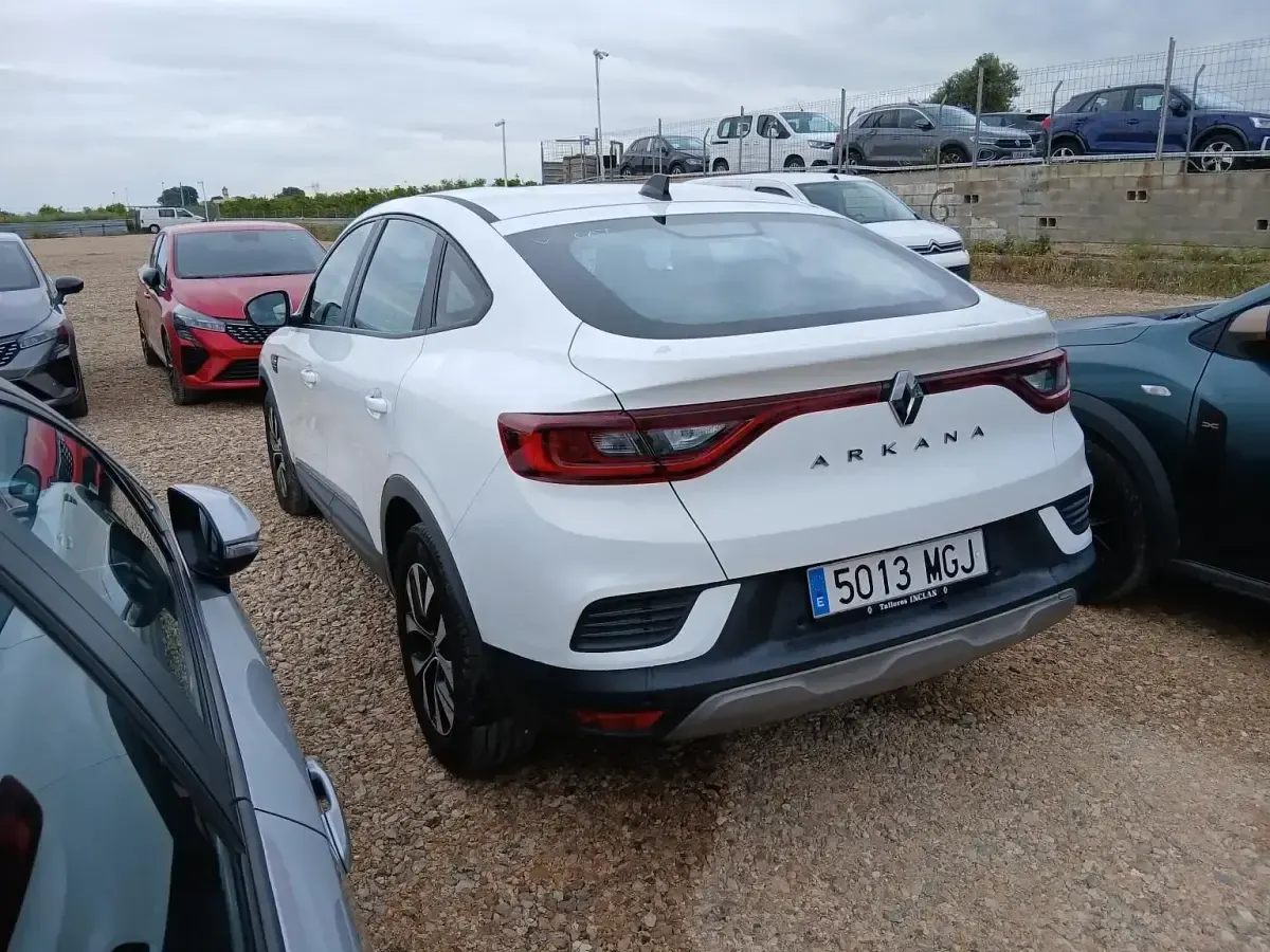 Usado Renault Arkana Equilibre 140 CV (102 kW) 2023 Blanco SUV