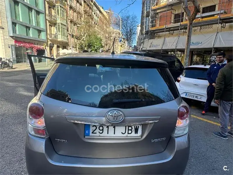Usado Toyota Verso Advance 112 CV (82 kW) 2014 Gris / plata Monovolumen