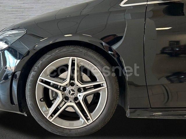 Usado Mercedes B180 AMG line 116 CV (85 kW) 2022 Negro Monovolumen
