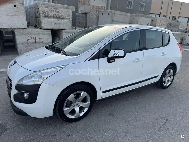 Usado Peugeot 3008 Active 112 CV (82 kW) 2010 Blanco Familiar