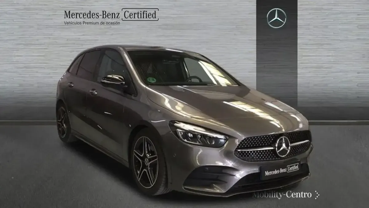 Usado Mercedes B200 150 CV (110 kW) 2024 Gris montaña Utilitario
