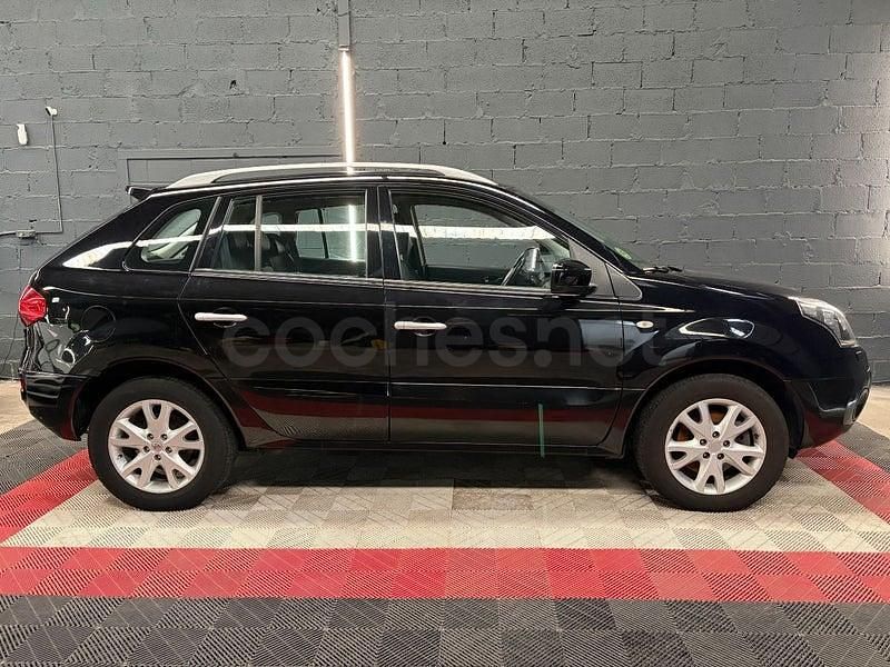 Usado Renault Koleos Expression 150 CV (110 kW) 2011 Negro SUV