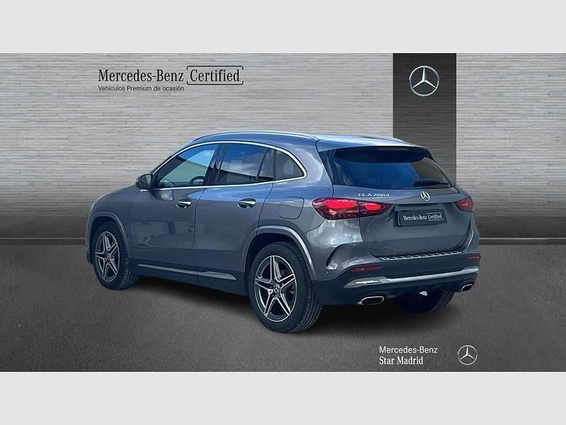 Usado Mercedes GLA200 AMG line 150 CV (110 kW) 2025 Gris SUV