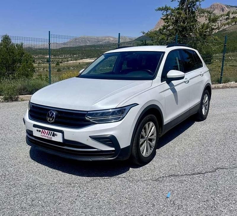 Blanco Usado 2021 VW Tiguan Life SUV | 23.900 € (Buen precio) - Imagen 1/4