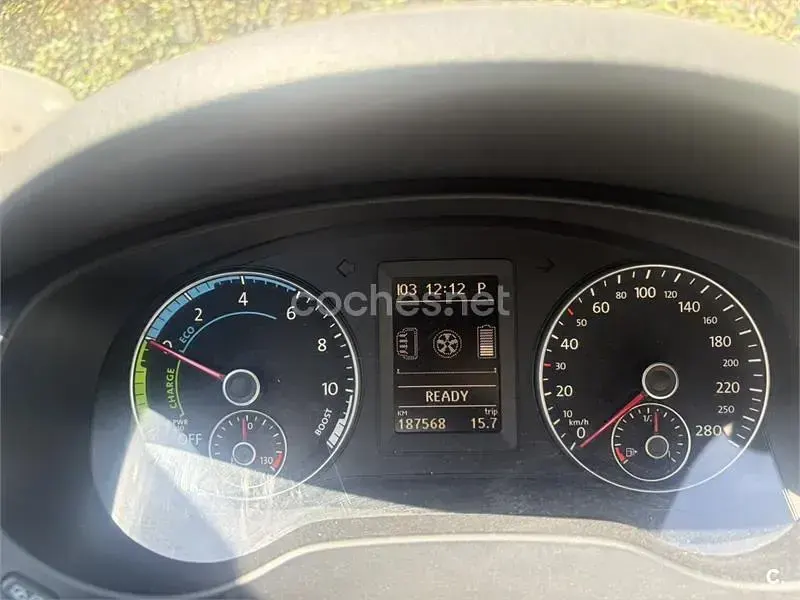 Usado VW Jetta Sportline 150 CV (110 kW) 2013 Negro Berlina