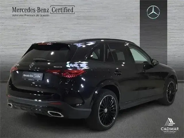 Usado Mercedes GLC300e AMG line 333 CV (244 kW) 2023 Negro obsidiana SUV