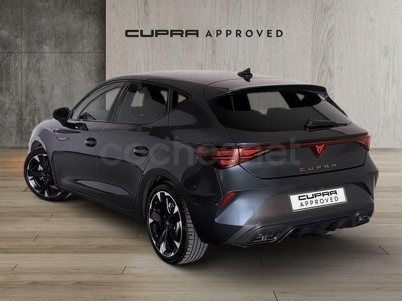 Usado Cupra Leon 150 CV (110 kW) 2025 Gris / plata Berlina