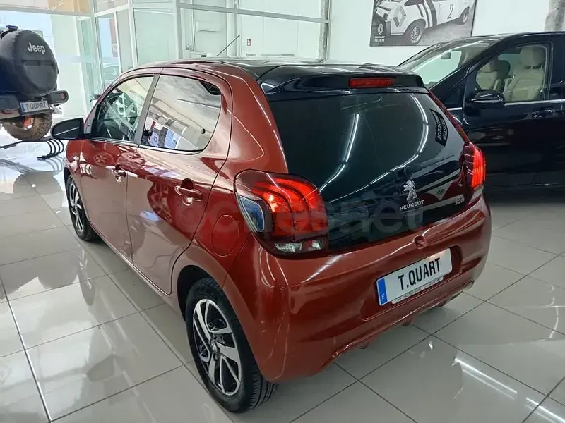 Usado Peugeot 108 Allure 72 CV (52 kW) 2021 Rojo Berlina