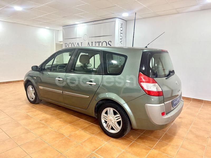 Usado Renault Grand Scénic II Dynamique 100 CV (73 kW) 2005 Verde Monovolumen