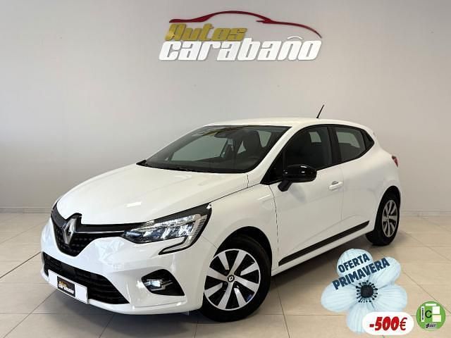Begagnad Renault Clio V Privilege 101 HK (74 kW) 2022 Vit Sedan
