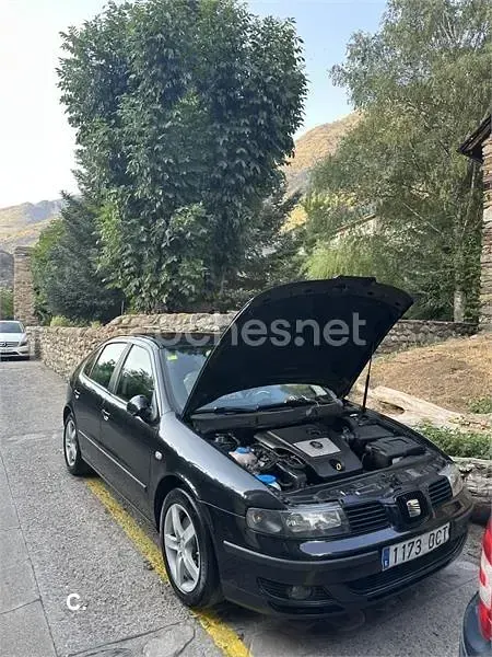 Usado Seat Leon Sport 130 CV (95 kW) 2004 Negro Utilitario