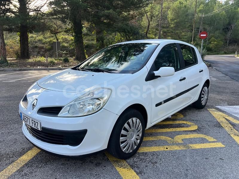 Blanco Usado 2007 Renault Clio II Authentique Berlina | 2999 € (Precio justo) - Imagen 1/4